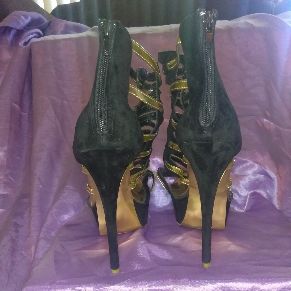 Heels - Picture 3 of 5